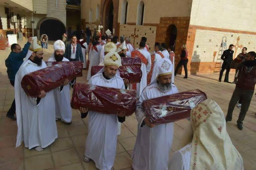 رُفات القديسين.. بركة الأجساد فى القبور الزجاجية! | مبتدا