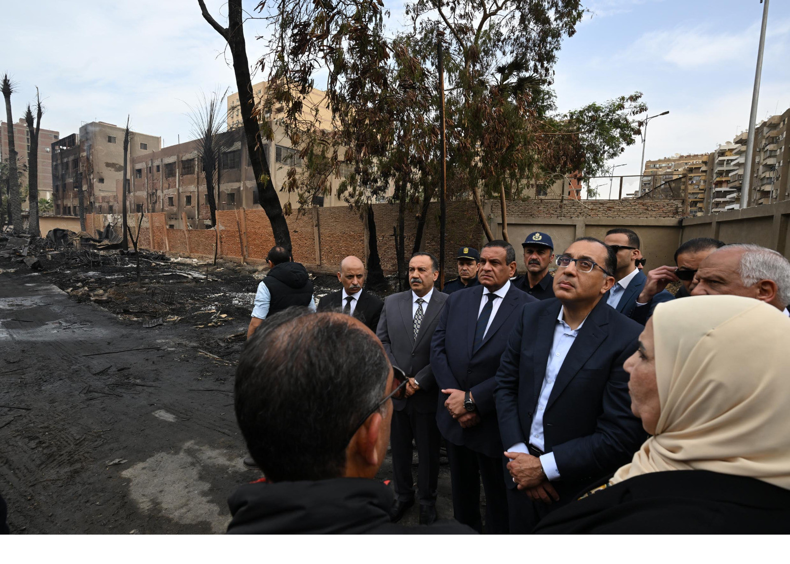 زيارة رئيس الوزراء لموقع حريق ستوديو الأهرام