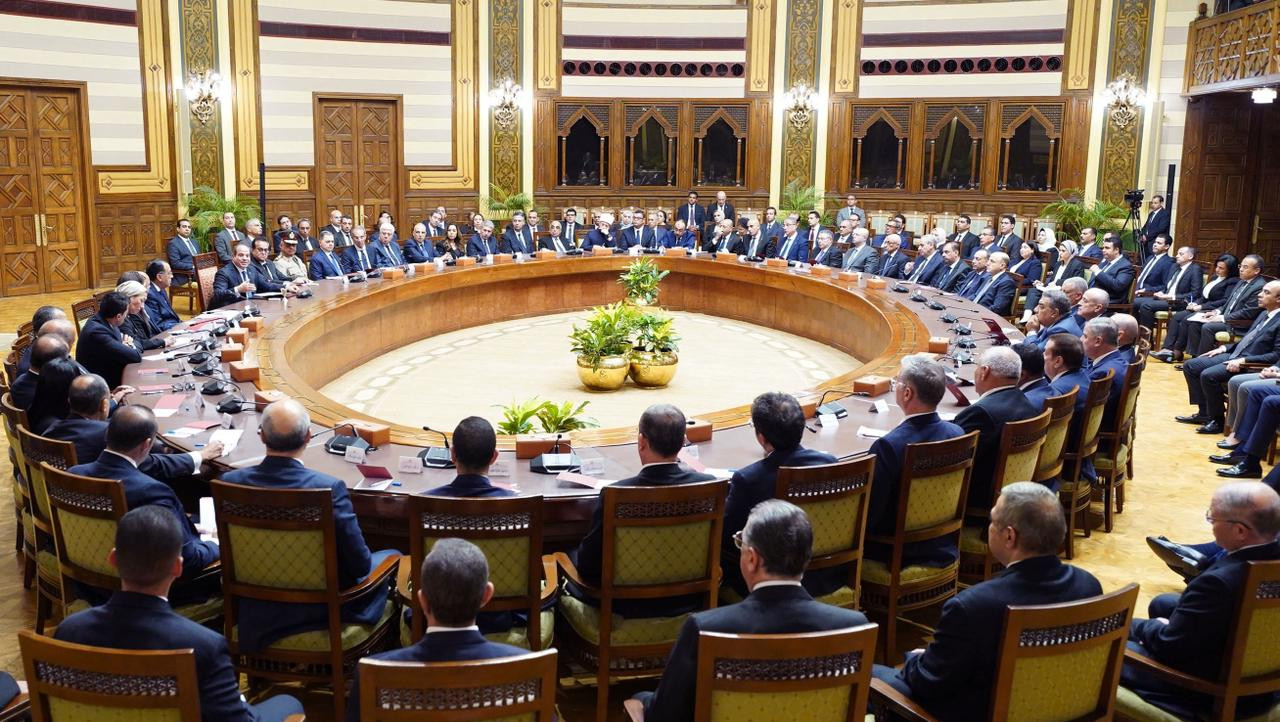 اجتماع الرئيس السيسي مع الحكومة الجديدة